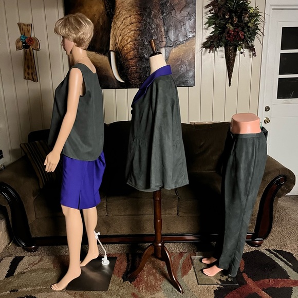 Dianaira • Size 12 • 4 Piece Outfit • Blazer/Blouse/Pants/Skirt • Purple/Gray - Picture 8 of 16